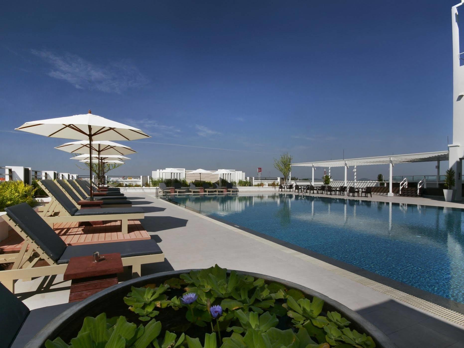 Kameo Grand Hotel & Serviced Apartment, Rayong Buitenkant foto