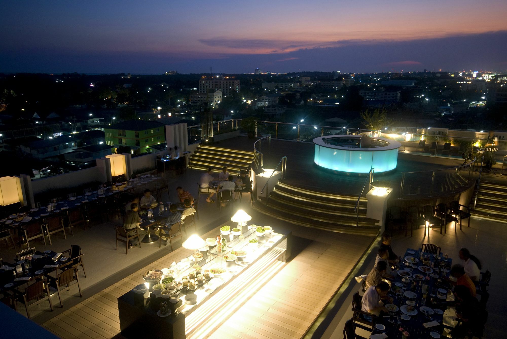 Kameo Grand Hotel & Serviced Apartment, Rayong Buitenkant foto