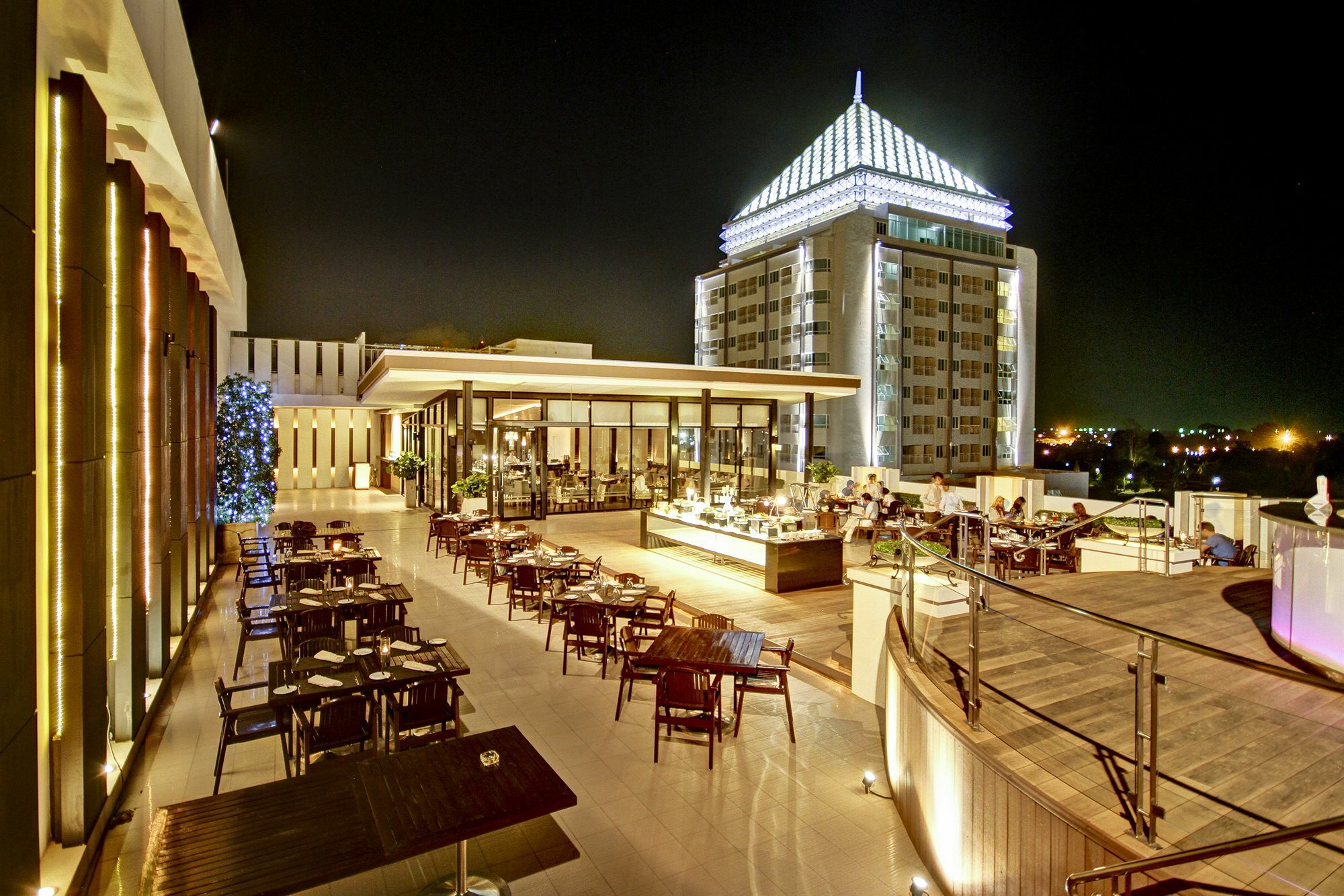 Kameo Grand Hotel & Serviced Apartment, Rayong Buitenkant foto