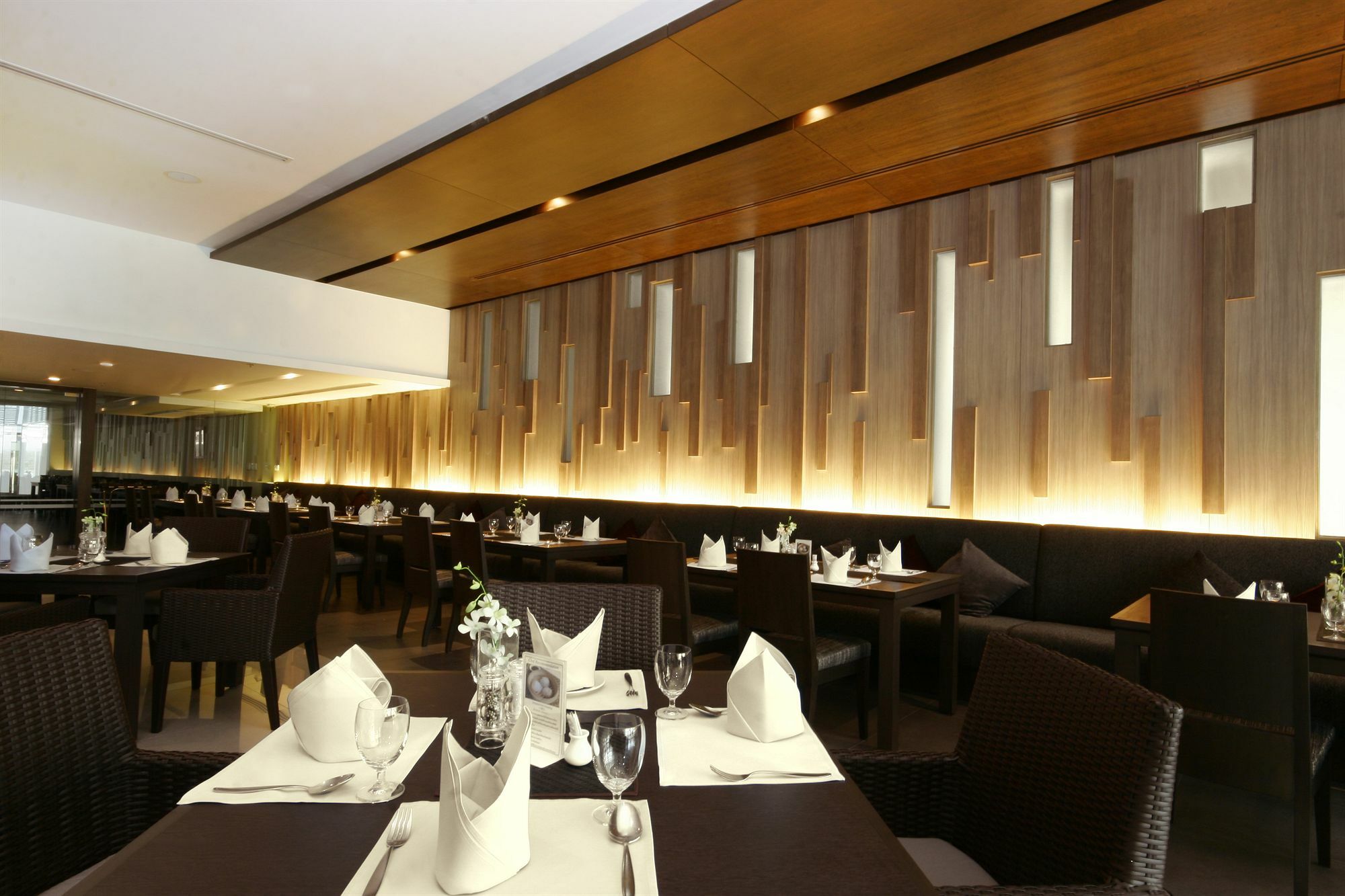 Kameo Grand Hotel & Serviced Apartment, Rayong Buitenkant foto