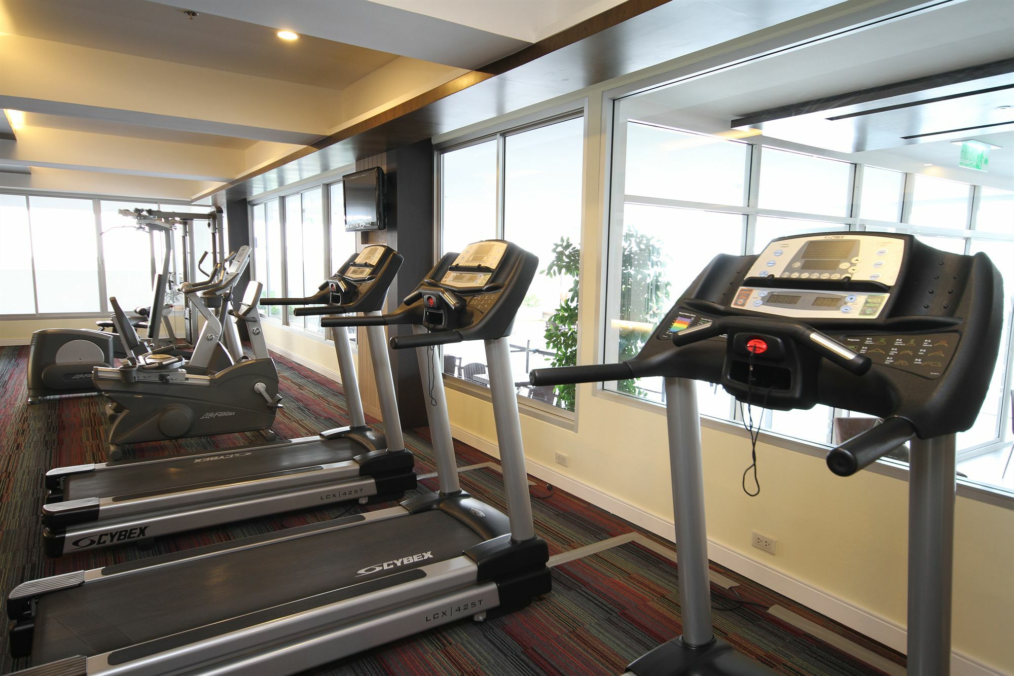 Kameo Grand Hotel & Serviced Apartment, Rayong Buitenkant foto