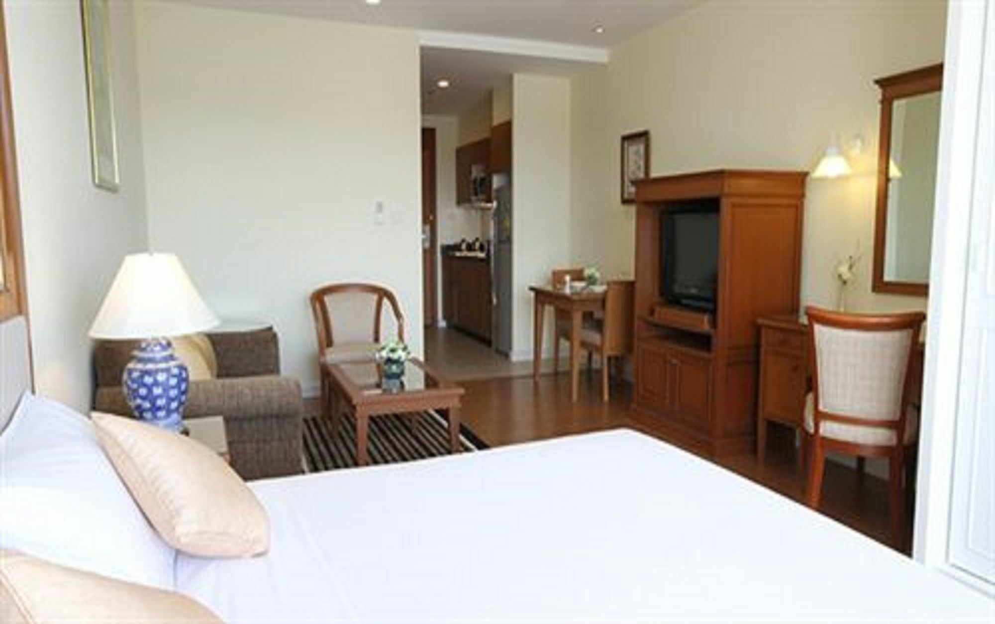 Kameo Grand Hotel & Serviced Apartment, Rayong Buitenkant foto